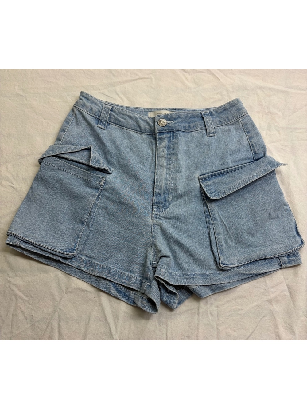 Love Tree Denim High Rise Utility Cargo Shorts Women’s Small Light Wash
